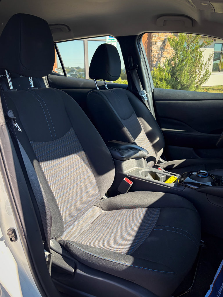Used 2019 Nissan Leaf SV Plus w/ SV Plus Technology Package FWD image 24