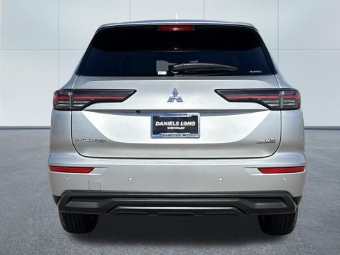 Used 2025 Mitsubishi Outlander ES AWD/4WD image 4