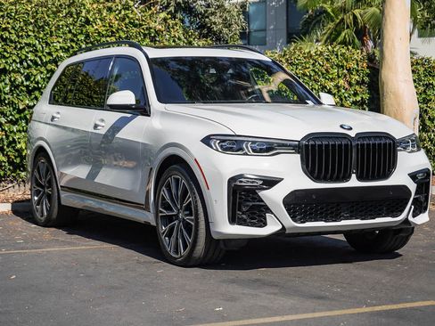 Used 2020 BMW X7 M50i w/ Executive Package AWD/4WD image 3