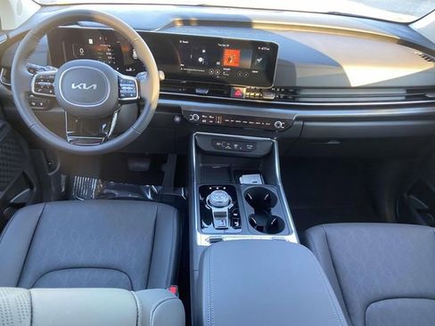 New 2026 Kia Carnival SX w/ SX Dark Edition Package FWD image 10