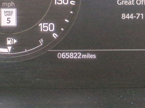 Used 2024 Land Rover Defender 110 X-Dynamic SE image 14