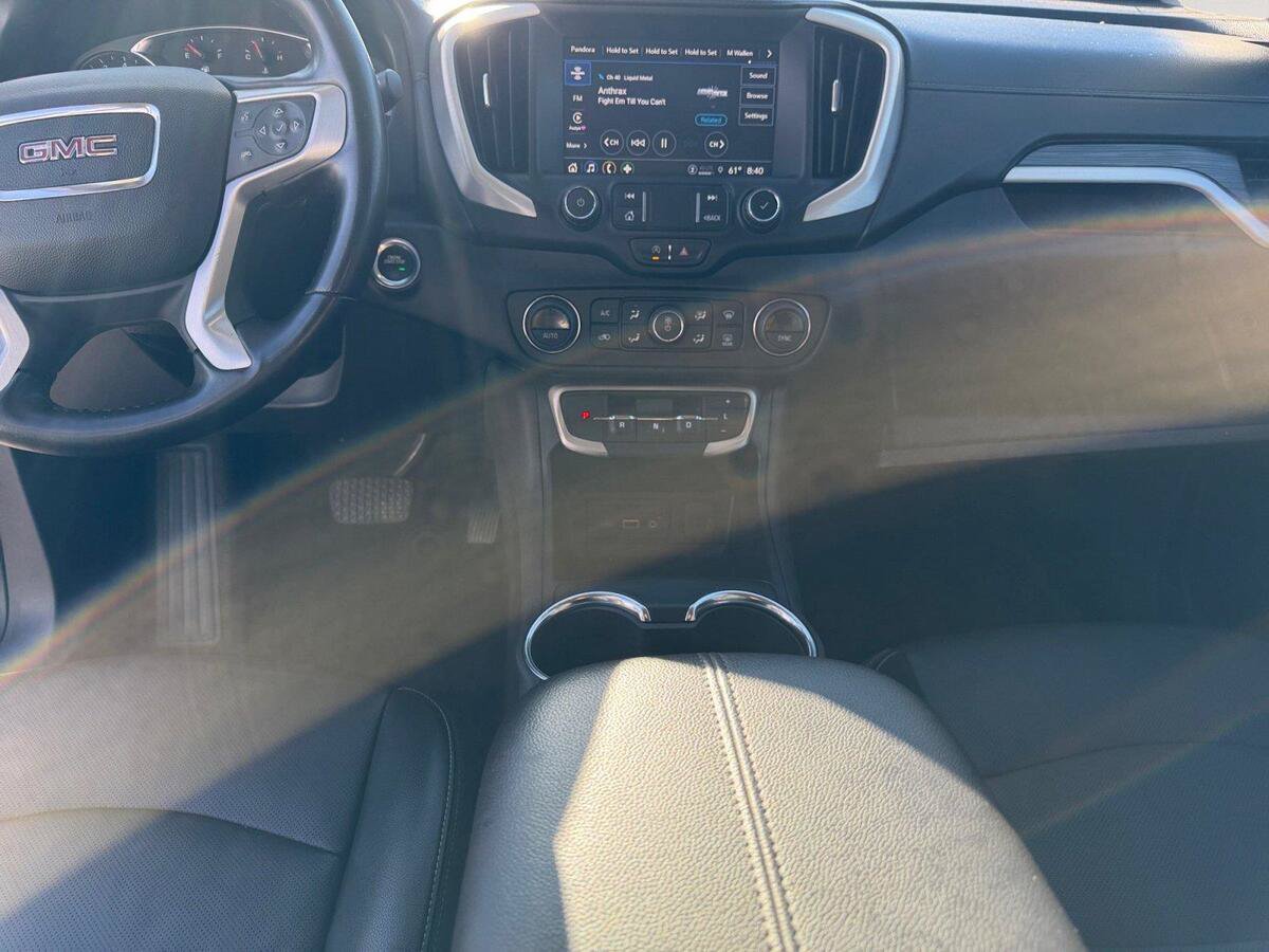 Used 2024 GMC Terrain SLT AWD/4WD image 11