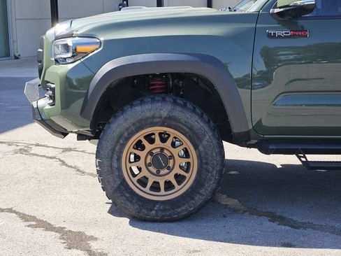 Used 2020 Toyota Tacoma TRD Pro AWD/4WD image 6