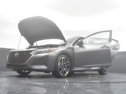 New 2025 Nissan Sentra SR w/ SR Premium Package image 39