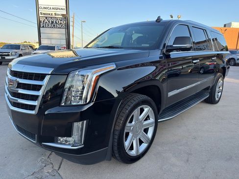 Used 2019 Cadillac Escalade ESV Luxury image 6