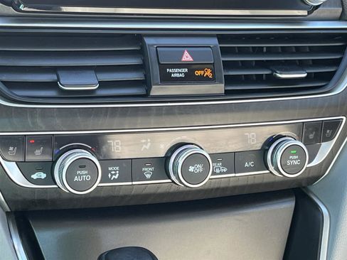 Used 2018 Honda Accord Touring image 23