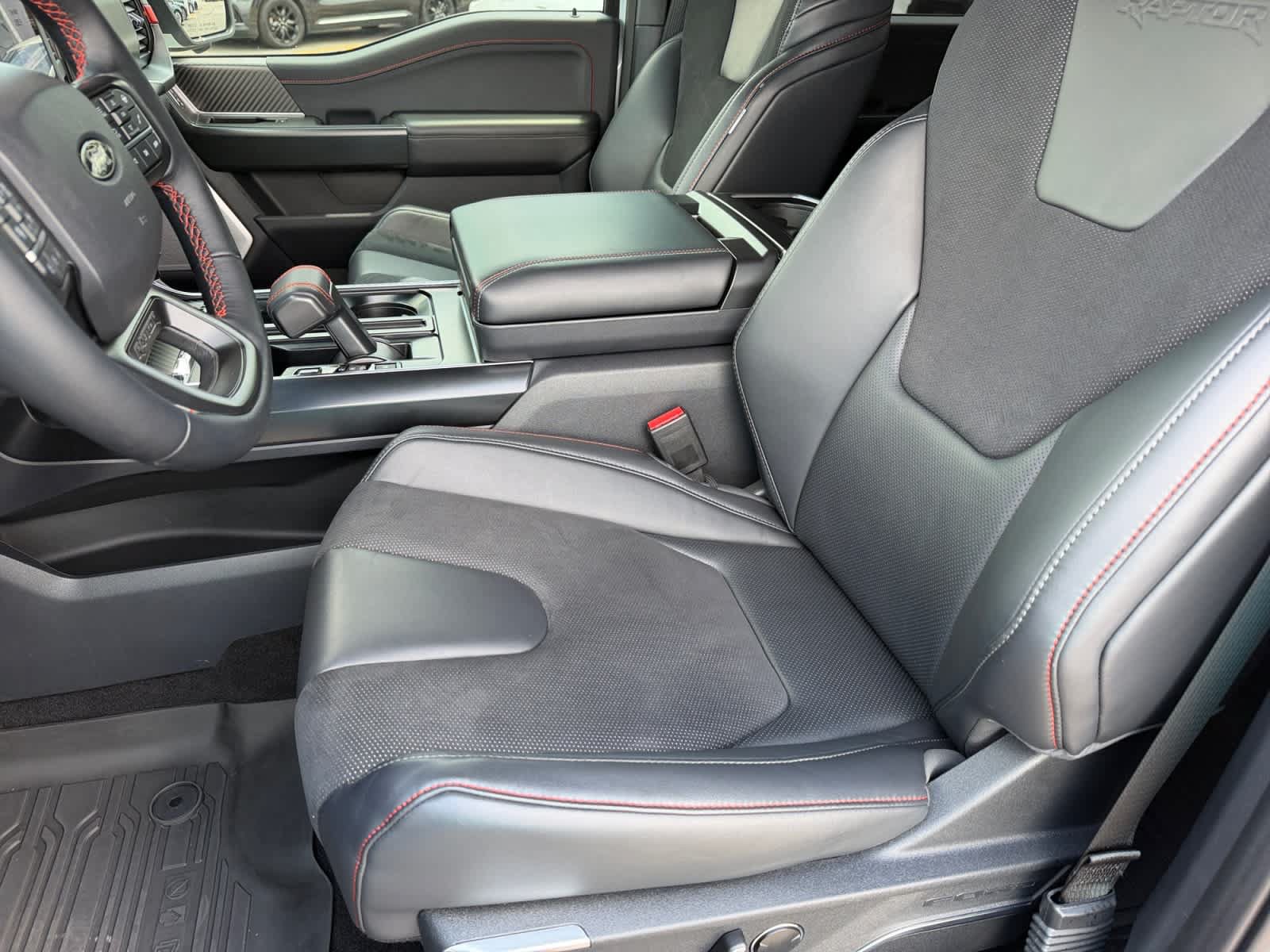 Used 2025 Ford F150 Raptor AWD/4WD image 10