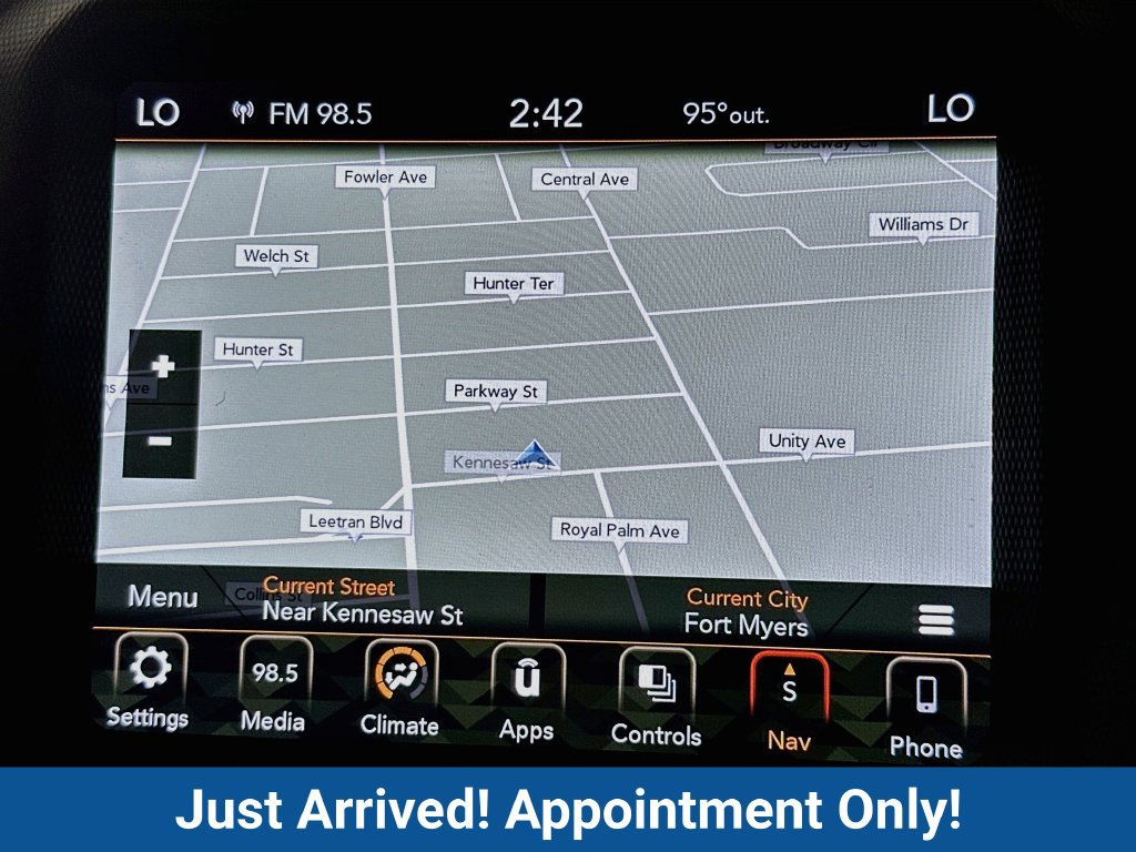 Used 2018 Jeep Wrangler Unlimited Sahara AWD/4WD image 15