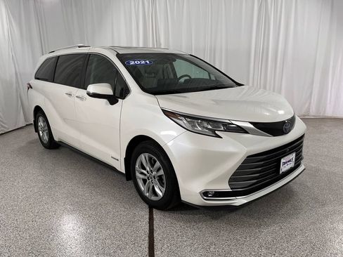 Used 2021 Toyota Sienna AWD image 16