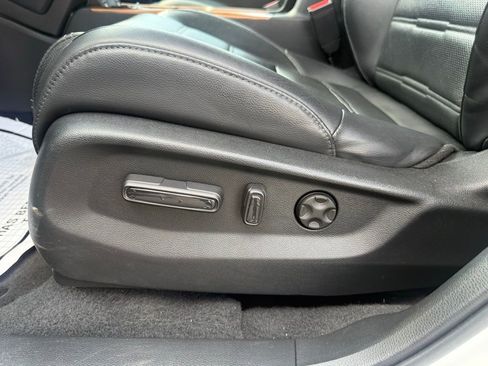 Used 2020 Honda CR-V Touring image 13