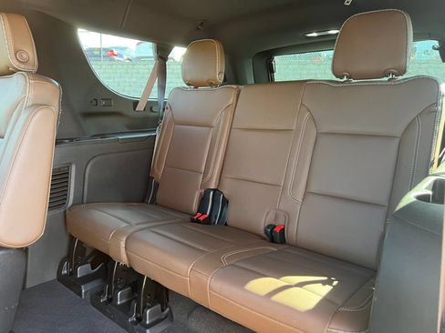 Used 2021 Chevrolet Suburban High Country AWD/4WD image 7