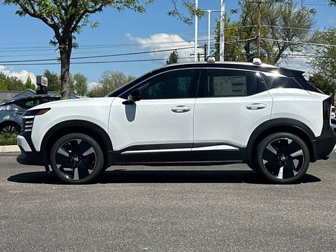 New 2026 Nissan Kicks SR w/ Cold Weather Package AWD/4WD image 7