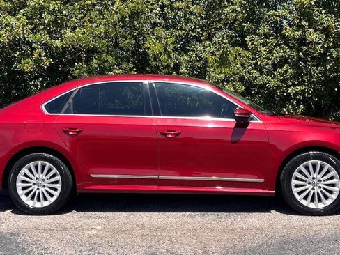 Used 2016 Volkswagen Passat 1.8T SE FWD image 9