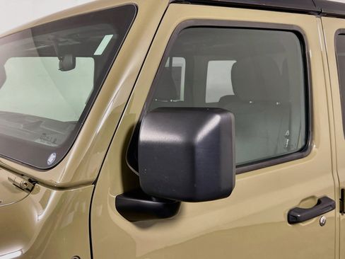 Used 2025 Jeep Wrangler Unlimited Sport AWD/4WD image 12