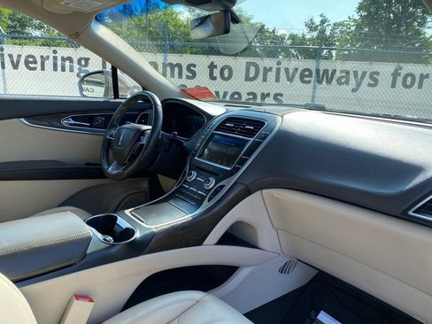 Used 2019 Lincoln Nautilus Select AWD/4WD image 19