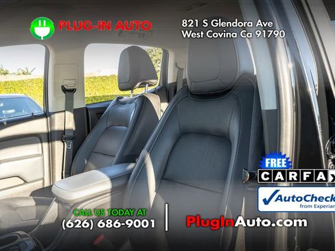 Used 2018 Chevrolet Colorado Z71 w/ Z71 Midnight Edition image 12