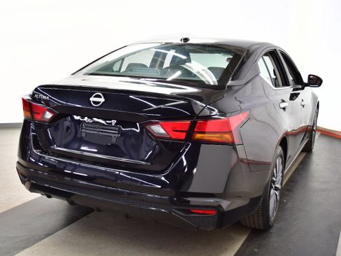 Used 2025 Nissan Altima 2.5 SV image 7
