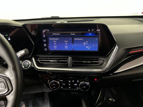 Used 2024 Chevrolet Trax RS w/ Driver Confidence Package FWD image 17