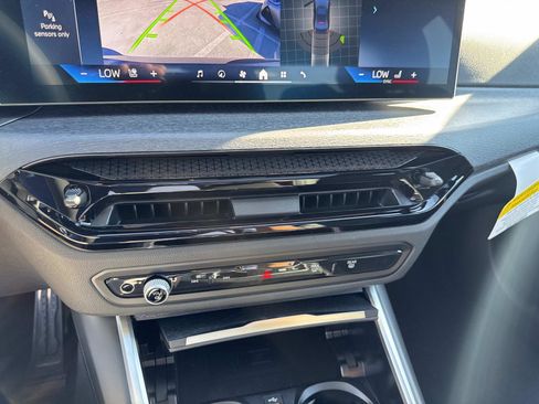 New 2026 BMW 330i Sedan w/ M Sport Package image 23