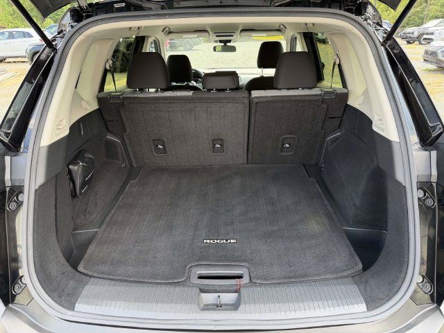 Used 2023 Nissan Rogue SV AWD/4WD image 14