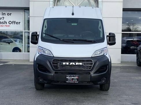 New 2024 RAM ProMaster 2500 w/ Convenience Group image 2