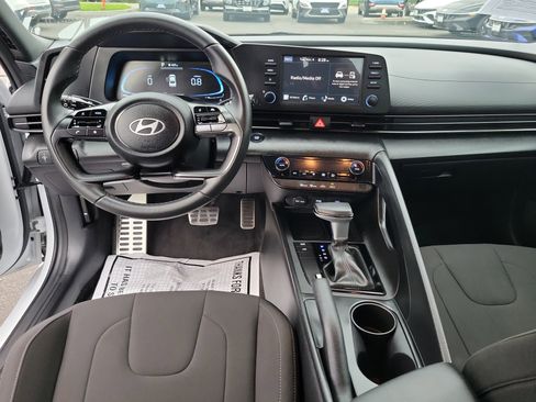 Certified 2025 Hyundai Elantra Sport image 6