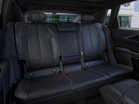 New 2025 Cadillac Lyriq Luxury RWD image 41