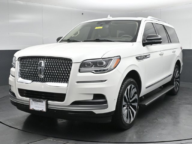 Certified 2023 Lincoln Navigator Reserve RWD image 3
