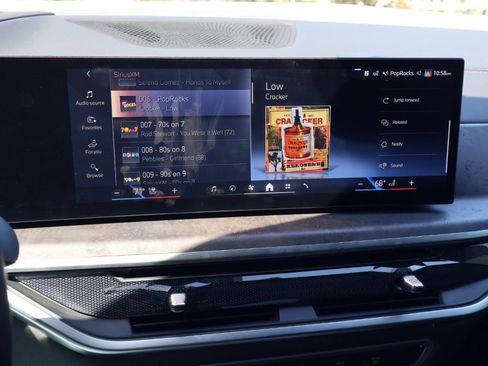 Used 2024 BMW X5 sDrive40i w/ Premium Package image 17