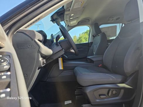 New 2026 Ford Explorer Active RWD image 10