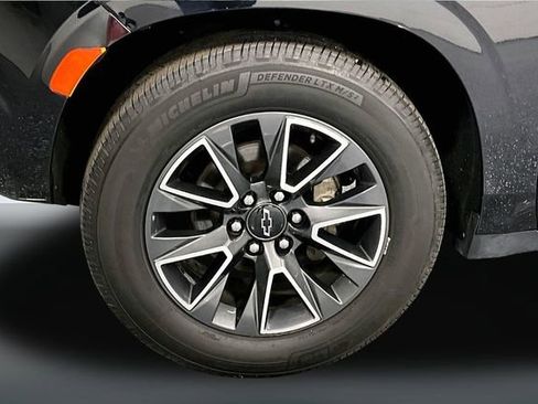 Used 2021 Chevrolet Tahoe Z71 w/ Z71 Off-Road Package AWD/4WD image 30