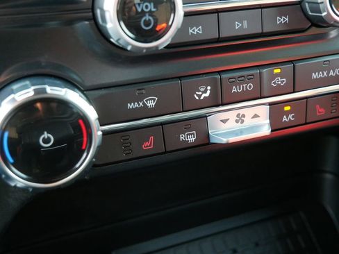 Used 2025 Ford F150 XLT w/ Equipment Group 302A MID image 26