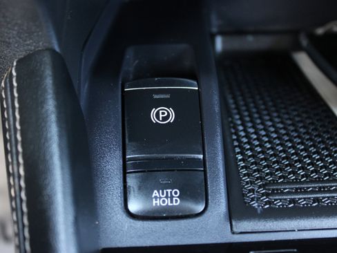Certified 2023 Nissan Kicks SV FWD image 16