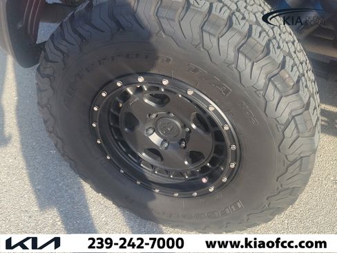Used 2017 Ford F150 Raptor w/ Equipment Group 802A Luxury AWD/4WD image 9