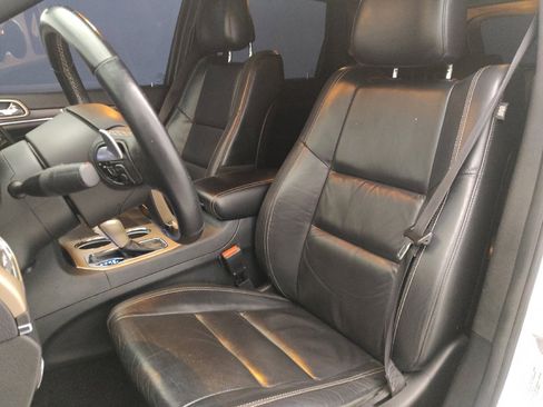 Used 2017 Jeep Grand Cherokee Limited image 17