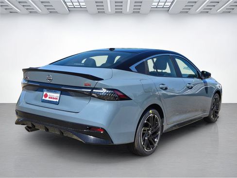 New 2026 Nissan Sentra SR w/ Floor Mat Package FWD image 4