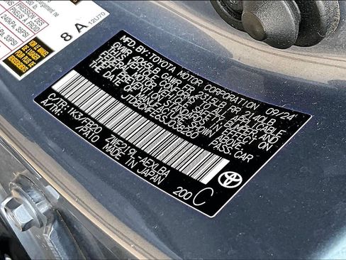 Used 2025 Toyota Corolla LE FWD image 33