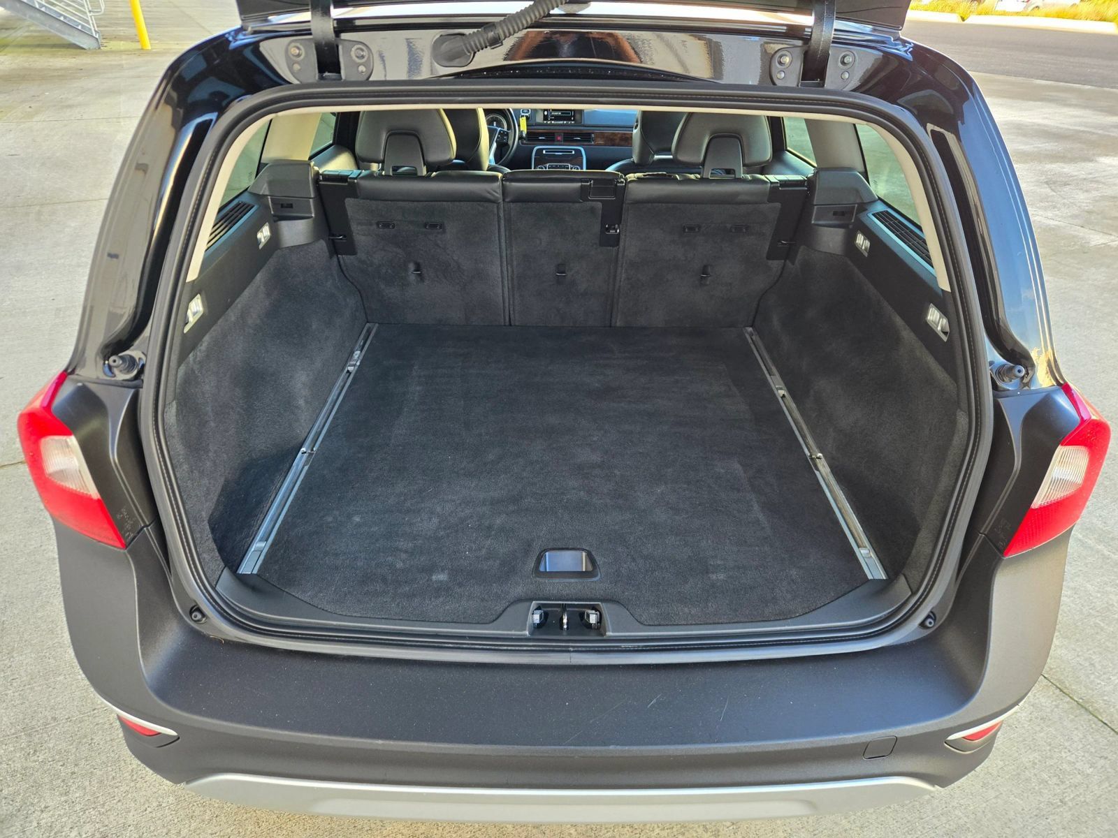 Used 2013 Volvo XC70 3.2 AWD/4WD image 16