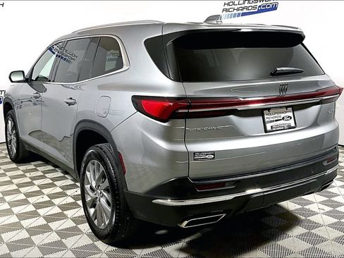 Used 2025 Buick Enclave Preferred FWD image 8