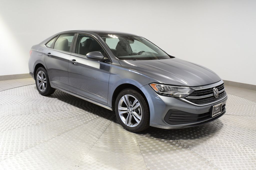 Used 2024 Volkswagen Jetta SE FWD image 1
