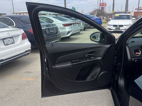Used 2016 Chevrolet Cruze LT image 14