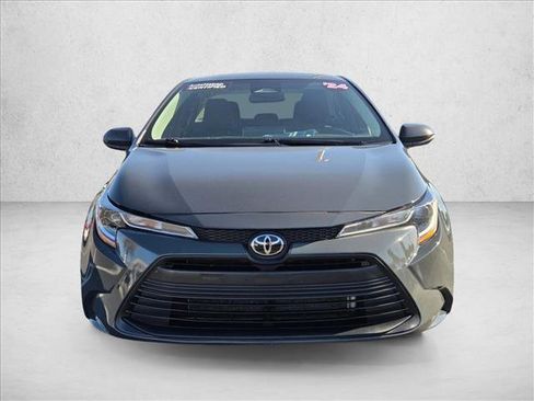 Used 2024 Toyota Corolla LE image 2