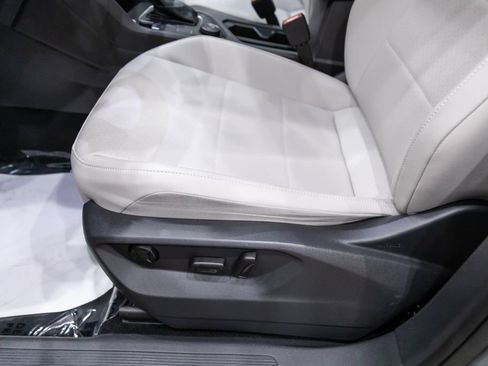 Used 2020 Volkswagen Tiguan SEL AWD/4WD image 12
