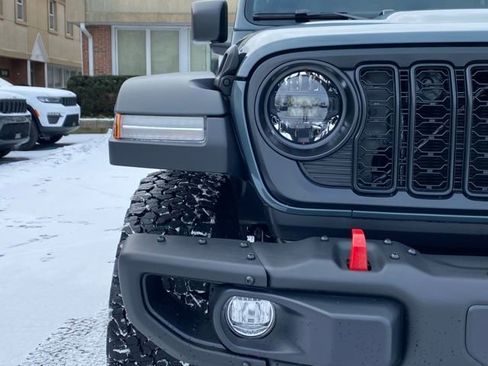 New 2026 Jeep Wrangler Unlimited Rubicon w/ Safety Group image 10