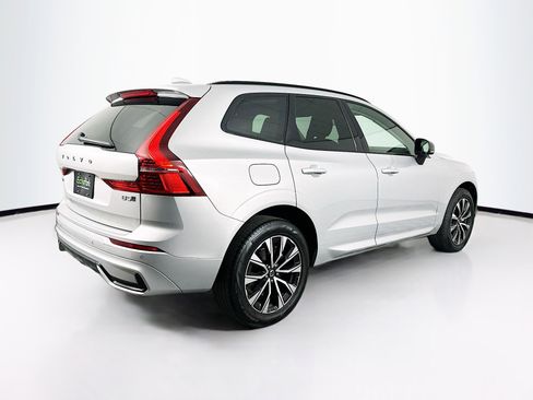 Used 2025 Volvo XC60 B5 Core image 9