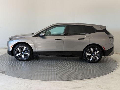 Used 2024 BMW iX xDrive50 w/ Premium Package AWD/4WD image 2