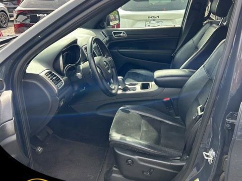 Used 2018 Jeep Grand Cherokee Altitude image 15
