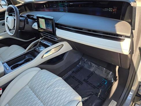 Used 2025 Lincoln Nautilus Black Label image 20
