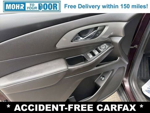 Used 2023 Chevrolet Traverse LT AWD/4WD image 11