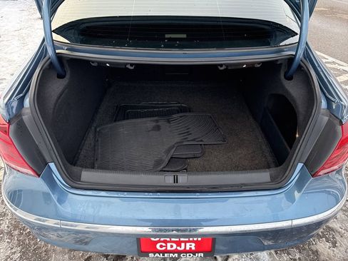 Used 2017 Volkswagen CC Sport image 9